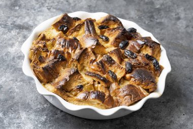 rustik altın İngilizce ekmek ve tereyağı puding