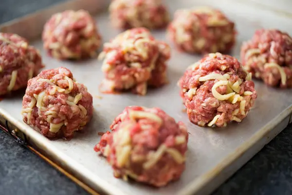 Boulettes de viande non cuites — Photo