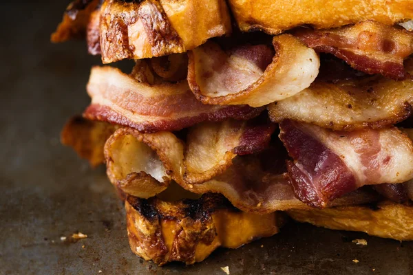Rústico Inglês bacon butty sanduíche — Fotografia de Stock