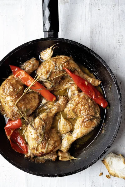 Rustikales goldenes toskanisches Huhn — Stockfoto