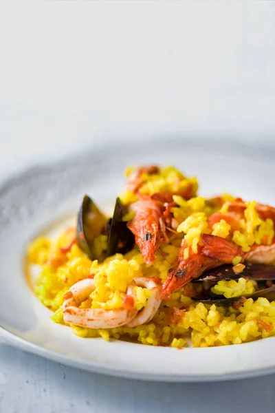 Rustique espagnol fruits de mer paella — Photo