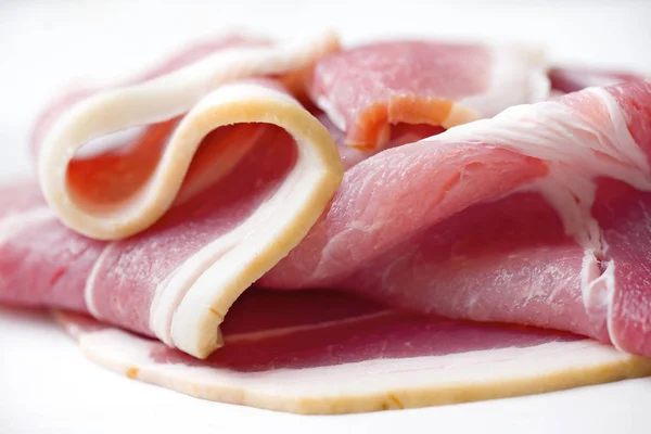 Primo Piano Inglese Bacon Posteriore Isolato — Foto Stock