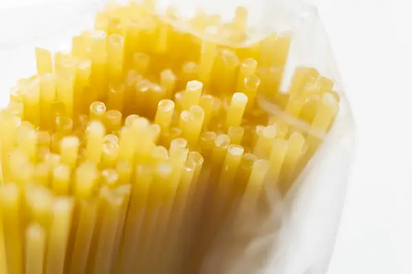 Fideos de pasta de espaguetis italianos secos —  Fotos de Stock