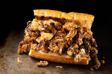 rustik kızarmış kalamar sandviç