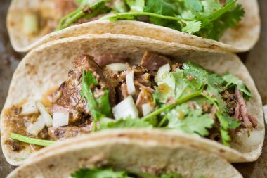 Meksika usulü Meksika usulü domuz carnitas taco sokak yemeği.