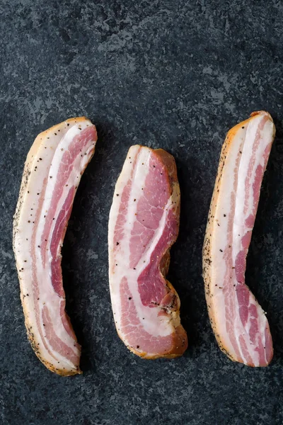 Close Rústico Cru Bacon Italiano Não Cozido Pancetta Trazer Para — Fotografia de Stock