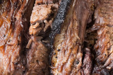 Kırsal Amerikan barbekü bifteğinin göğüs eti arka planını kapatın.