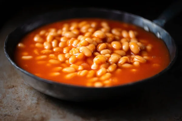 Närbild Rustika Engelska Bakade Bönor Tomatsås — Stockfoto