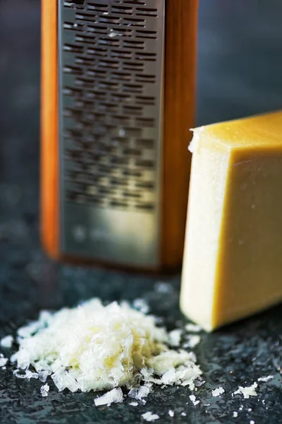 Nahaufnahme Von Geriebenem Italienischen Käse — Stockfoto