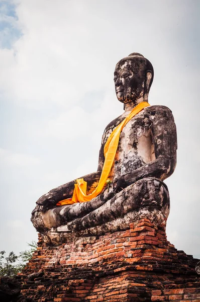 Statue Bouddha Ayutthaya Sur Fond Ciel Nuageux Ville Antique Thaïlande — Photo