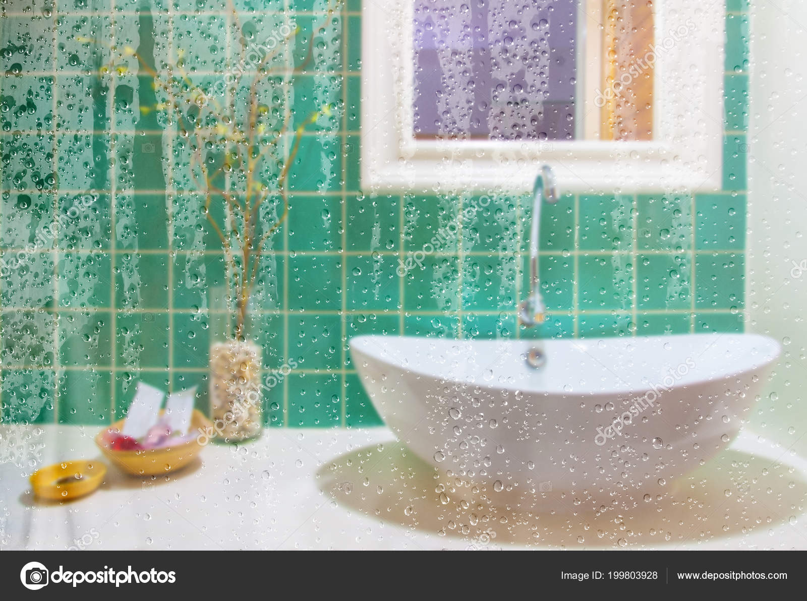 Badezimmer Interieur Mit Grünen Fliesen Und Dekorationen — Stockfoto ... Badezimmer Interieur Mit Grünen Fliesen Und Dekorationen — Stockfoto ...