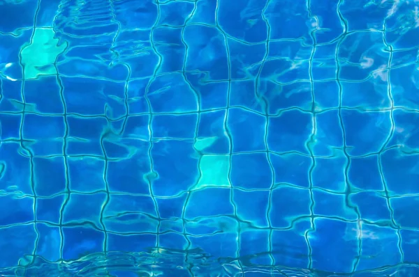 Průhledný Povrch Modré Vody Bazénu — Stock fotografie