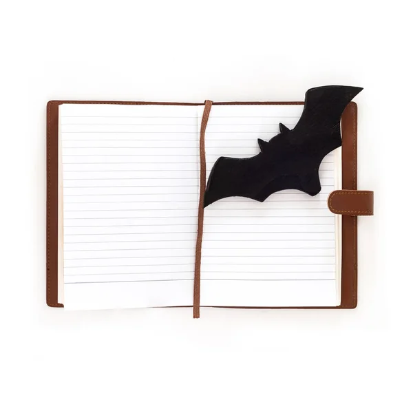 Cuaderno Con Murciélago Madera Halloween Sobre Fondo Blanco — Foto de Stock