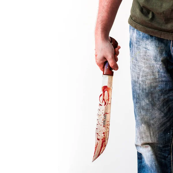 Κοντινό Πλάνο Της Αρσενική Χέρι Που Κρατά Αιματηρό Μαχαίρι — Φωτογραφία Αρχείου
