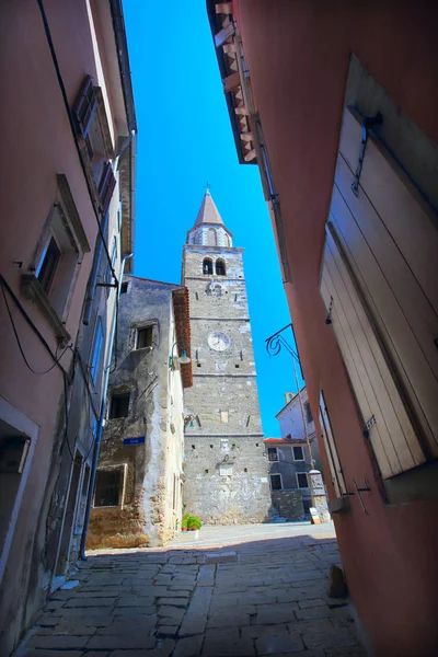 Buje Turm Des Zentrums Der Idyllischen Altstadt Auf Einem Hügel — Stockfoto