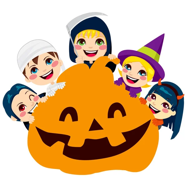Fem Söta Barn Skrämmande Monster Kostymer Håller Stor Halloween Pumpa — Stock vektor