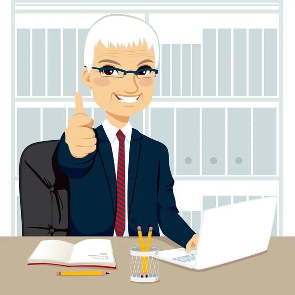 Senior Businessman Working At Office — Stock Vector