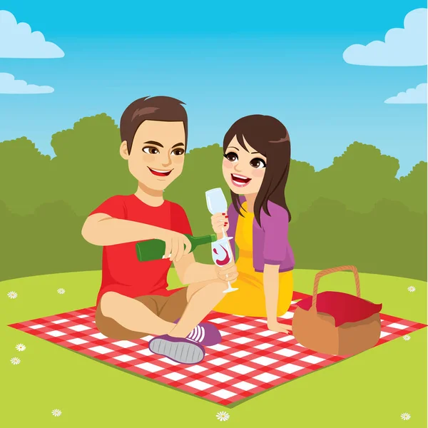 野餐那天 一对年轻貌美的情侣坐在铺有花纹的毯子上 提着篮子喝酒 — 图库矢量图片