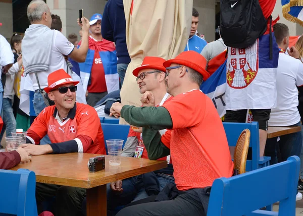 Kaliningrad Russia June 2018 Fans National Team Switzerland Drink Beer — Stock Photo, Image