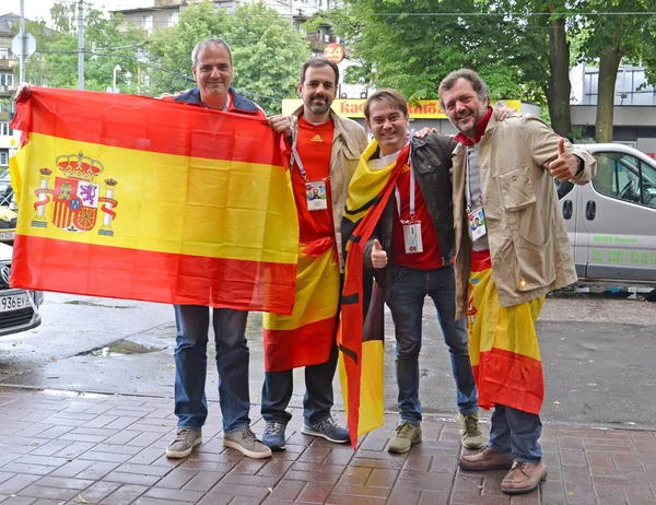 칼리닌그라드 러시아 2018 스페인 거리에 스페인의 국기와 러시아에서 Fifa 월드컵 — 스톡 사진