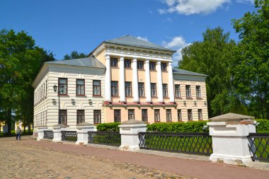 Uglich, Rusya - 21 Mayıs 2018: Eski şehir Duma bina. Yaroslavl bölgesi