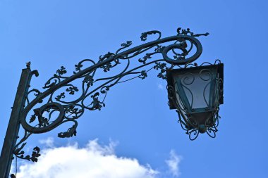 Dekoratif lamba gökyüzü arka planı. Braniewo, Polonya