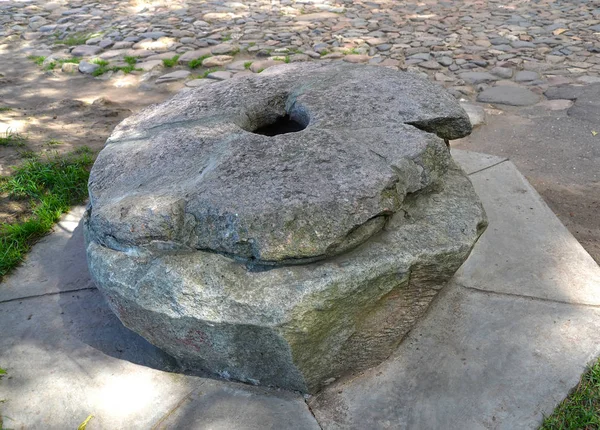 Stary Młyn Kamień Młyński Xix Wieku Uglich Yaroslavl Region — Zdjęcie stockowe