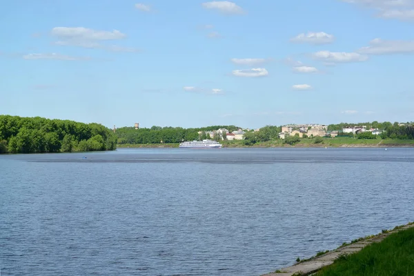 Rzeki Wołgi Widokiem Miasto Uglich Letni Dzień Yaroslavl Region — Zdjęcie stockowe