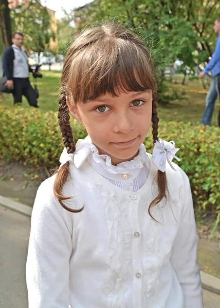 Retrato Niña Primer Grado Calle Ciudad —  Fotos de Stock