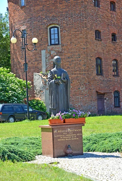 Braniewo Polonia Giugno 2016 Monumento Alla Beata Regina Protmann 1552 — Foto Stock