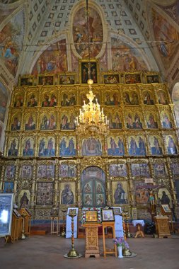 Uglich, Rusya - 21 Mayıs 2018: İkonostasisin ve başkalaşım katedral kilise mobilya