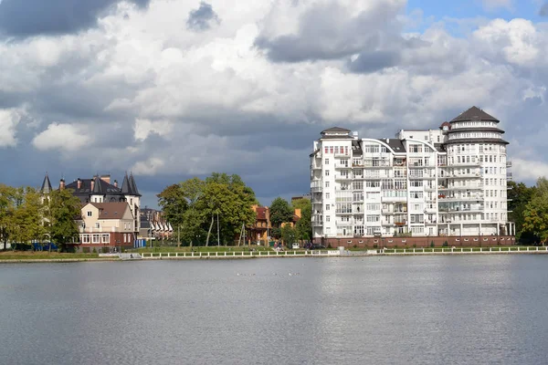 Vista Una Urbanización Terraplén Del Lago Top Kaliningrado — Foto de Stock
