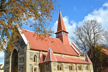Tanrı aşkına, bir sonbahar görünümü Kazan simgesini onuruna tapınakta. Yerleşim Amber, Kaliningrad bölgesi