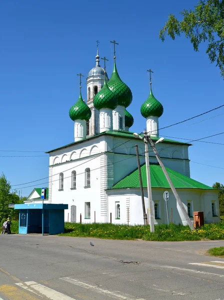 Yaz günü içinde kutsal Trinity Katedrali (18nci yüzyıl). Poshekhonje, Yaroslavl bölgesi