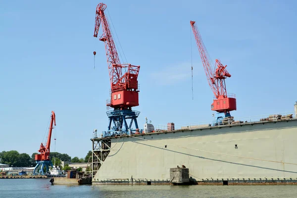 Hafenkräne Und Schiffsanlegestelle Hafen Stadt Swetlyj Kaliningrader Gebiet — Stockfoto