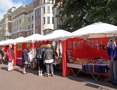 Moskova, Rusya - 04 Eylül 2011: Çadır Lavrushinsky şeritte Tretyakov gallery yakınındaki Hatıra Eşyası ile