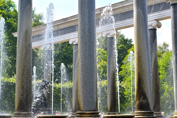 Peterhof Ryssland Juli 2015 Kaskad Kolonnad Lions Nedre Parken — Stockfoto