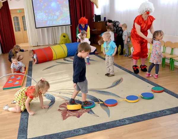 Kaliningrad Federacja Rosyjska Września 2017 Chłopiec Udaje Się Ścieżce Touch — Zdjęcie stockowe