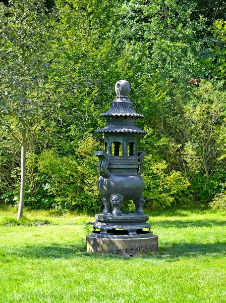 Potsdam Alemania Agosto 2017 Una Escultura Forma Incensario Templo Budista —  Fotos de Stock