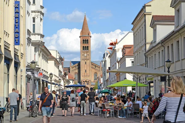 Potsdam Germany August 2017 Pedestrian Brandenburg Strasse Overlooking Church Saints — Stock Photo, Image