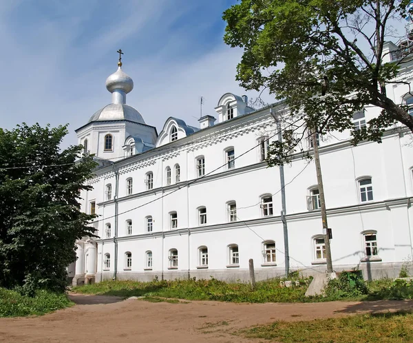 The Peter and Paul gateway church in summer day. Valaam Spaso-Preobrazhensky stavropegial  men's monastery — Stock Photo, Image