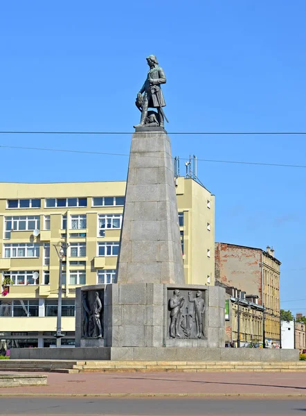 LODZ, POLAND - 25 августа 2014 года: Памятник Тадеушу Костюшко на площади Свободы — стоковое фото