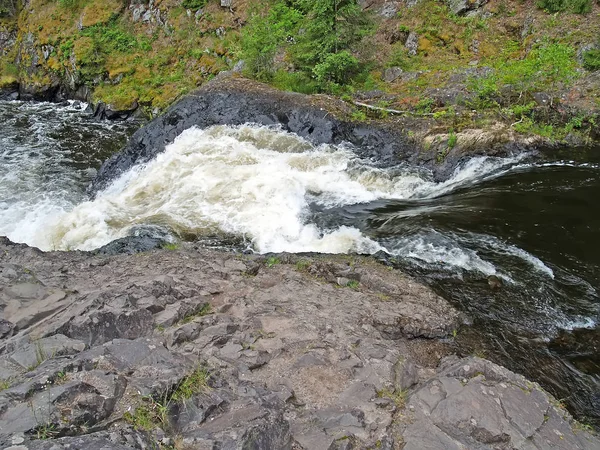 The raging stream on the Suna River. Karelia, Kivach falls — Stock Photo, Image