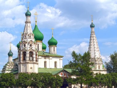 Yaz günü Peygamber İlyas Kilisesi görünümü. Yaroslavl