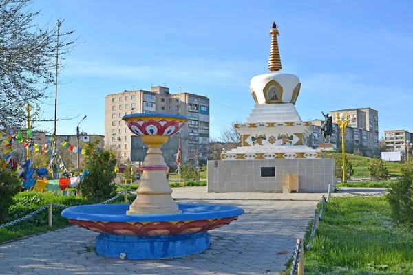 Praça Gorodovikov Com Fonte Morteiro Reconciliação Elista Kalmykia — Fotografia de Stock