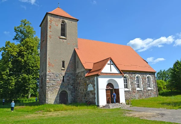 Szent apostol temploma és az evangélista János evangélista. Rendezése Sosnovka, kalinyingrádi terület — Stock Fotó