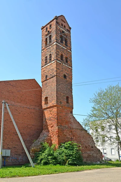 Clock tower of the medal Ragnit lock. City of Neman, Kaliningrad region — Stock Photo, Image
