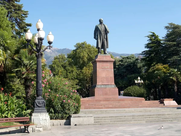 Jalta Crimea Wrzesień 2011 Pomnik Lenina Tekst Rosyjski Lenin — Zdjęcie stockowe