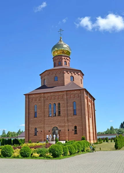 Templet för att hedra martyren Saint prepodobno storhertiginnan Elisaveta. Sacred och Elisavetinsky kloster. Kaliningrads region — Stockfoto