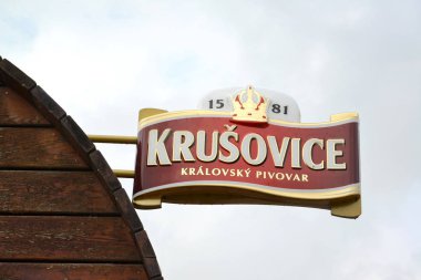 Çek Cumhuriyeti - 27 Mayıs 2014: Krushowice bira fabrikasının imzası